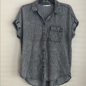 Jane and Delancey Gray Button Down Shirt Size Medium